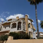 Dom wakacyjny Beachside Townhouse - Sleeps 8 *