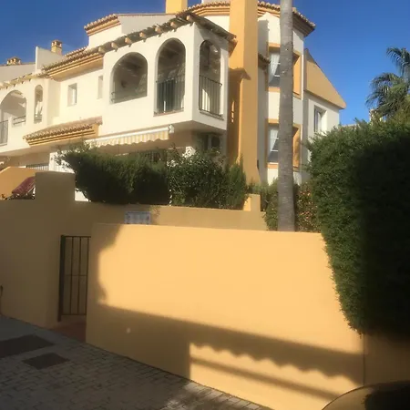 Beachside Townhouse - Sleeps 8