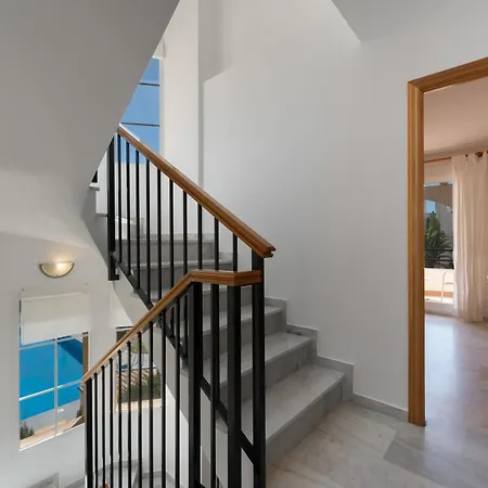 Ferienhaus Beachside Townhouse - Sleeps 8 Marbella