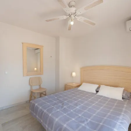 Beachside Townhouse - Sleeps 8 * Marbella