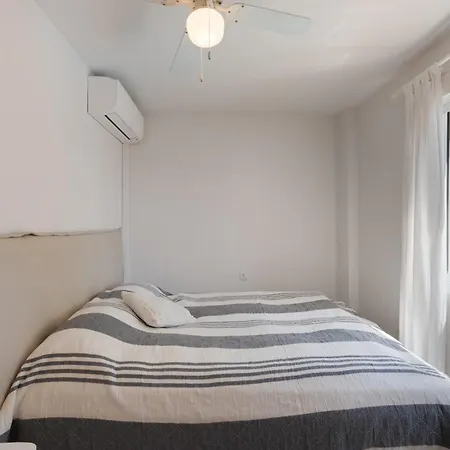 Beachside Townhouse - Sleeps 8 * Marbella