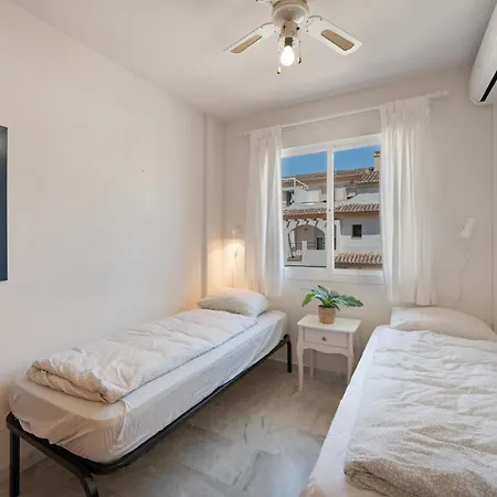 Vakantiehuis Beachside Townhouse - Sleeps 8 *