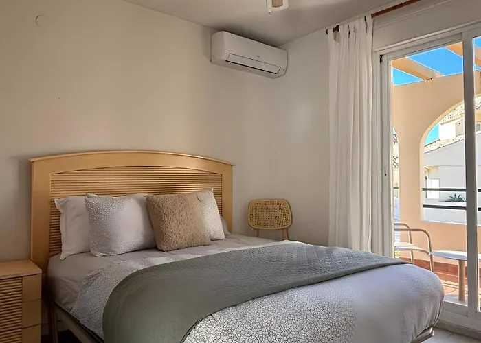 Beachside Townhouse - Sleeps 8