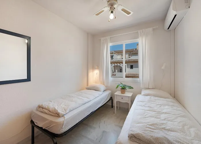 Vakantiehuis Beachside Townhouse - Sleeps 8 *