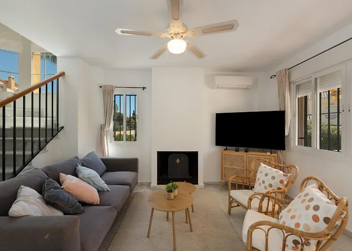 Beachside Townhouse - Sleeps 8 Vakantiehuis *