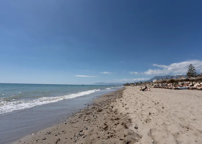 Vakantiehuis Beachside Townhouse - Sleeps 8 Marbella