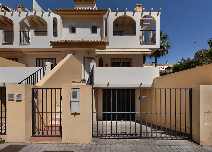 Vakantiehuis Beachside Townhouse - Sleeps 8 *