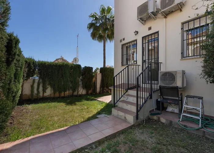 Beachside Townhouse - Sleeps 8 Vakantiehuis